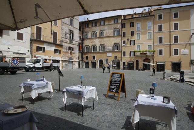 Restaurace v Římě | foto: Alessandra Tarantino,  ČTK/AP