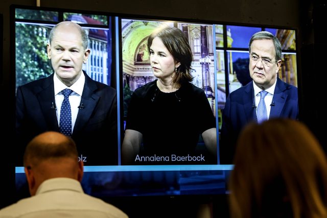 Kandidáti na německého kancléře: zleva Olaf Scholz  (SPD),  Annalena Baerbocková  (Zelení) a Armin Laschet  (CDU) | foto: Fotobanka Profimedia