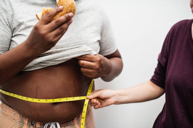 Výzkumníci se podívali na 73 genetických variant odkazujících na vyšší BMI,  které jsou ale také provázané s vyšším rizikem nemocí,  jako je cukrovka | foto:  rawpixel,  Fotobanka Unsplash