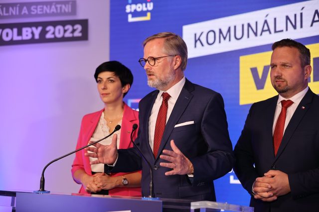 Zástupci koalice Spolu: Markéta Pekarová Adamová,  Petr Fiala a Marián Jurečka | foto: Robert Klejch,  CNC / Profimedia