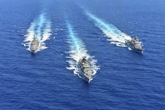 Lodě řeckého námořnictva,  které se účastní vojenského cvičení ve východním Středomoří | foto: Fotobanka Profimedia
