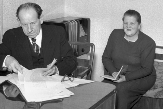 Prezident a spisovatel Antonín Zápotocký s manželkou Marií Zápotockou | foto: Bohuslav Parbus,  ČTK