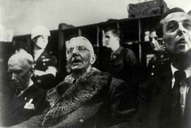 Norimberský proces v listopadu 1945,  uprostřed Hjalmar Schacht | foto: Fotobanka Profimedia