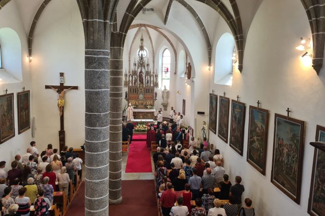 Velká Bíteš,  církevní průvod s relikvií Jana Pavla II. | foto: František Jirků,  Český rozhlas Vysočina