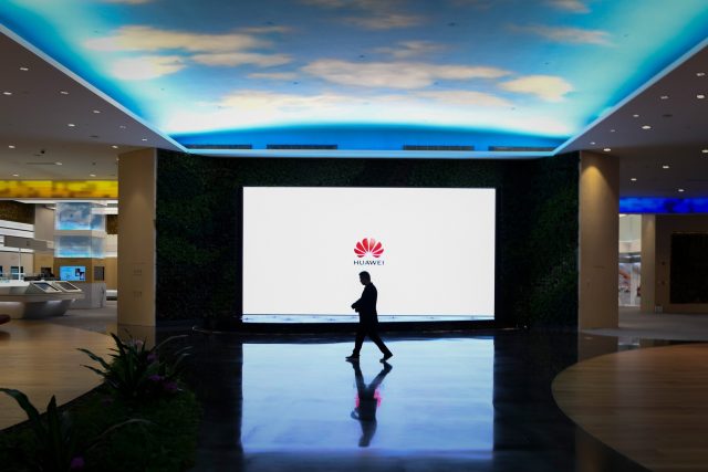 Čínský telekomunikačný gigant Huawei odmítá propojenost s čínskými tajnými službami | foto: Fotobanka Profimedia