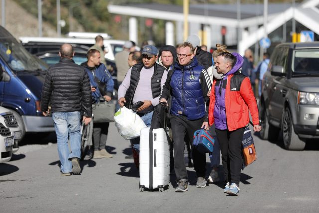 Rusové prchající před válkou do Gruzie po vyhlášení mobilizace | foto: Mirian Meladze,  Profimedia / Anadolu Agency / ABACAPRESS.COM