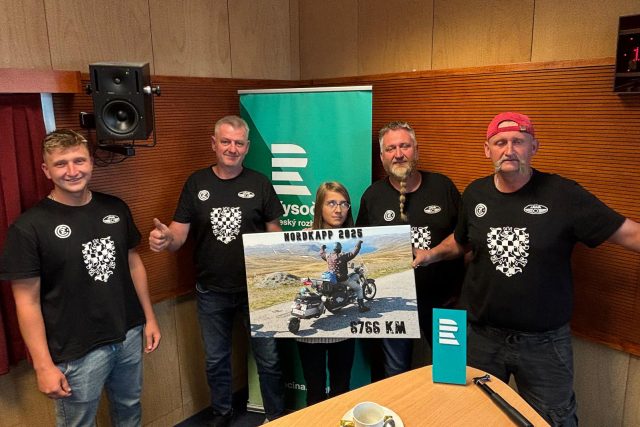 Vojta a tři bratři na jawách | foto: Hela Dvořáková,  Český rozhlas