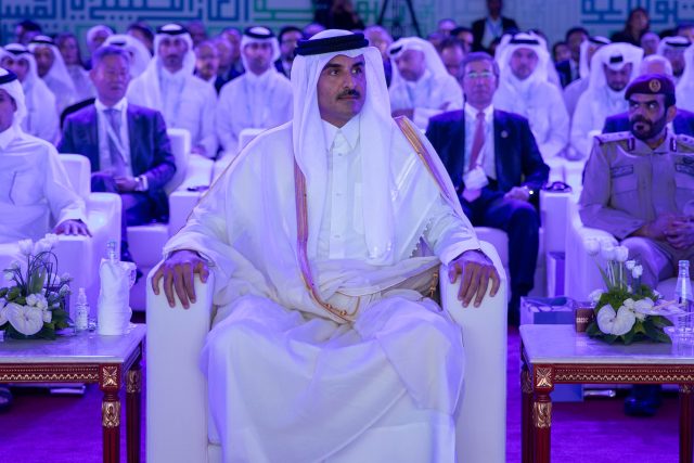 Katarský emír Tamim bin Hamad Sání | foto: Amiri Diwan of the State of Qatar / Handout,  Anadolu Agency / Reuters