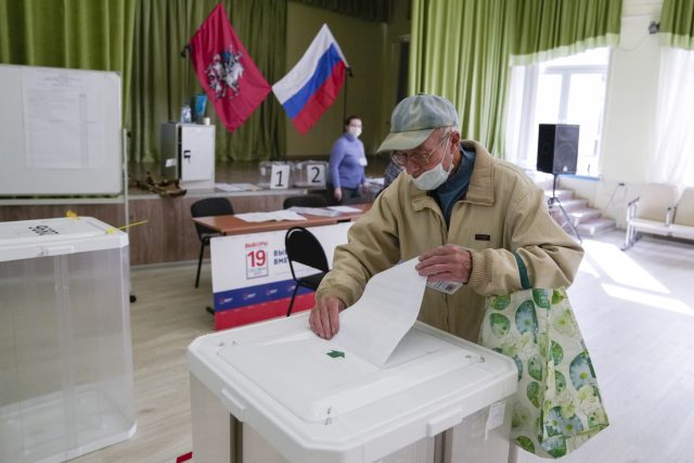 V Rusku proběhly volby | foto: Pavel Golovkin,  ČTK/AP