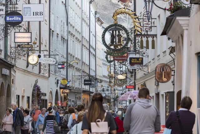 Obyvatelům Salzburgu se nelíbí množství turistů ve městě | foto: Fotobanka Profimedia