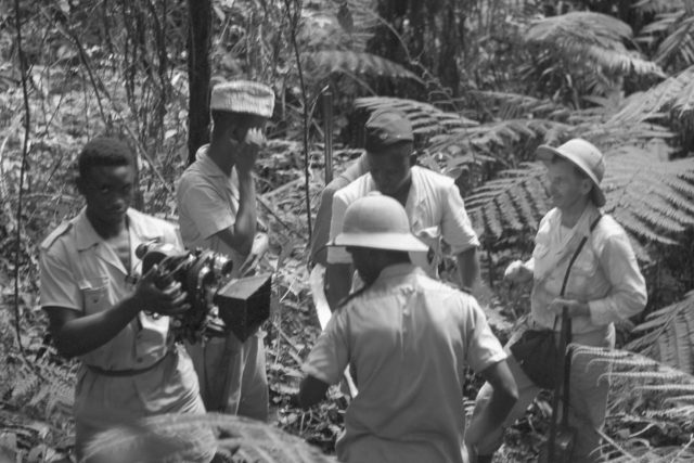Ladislav Pařízek spolu s kameramanem Lubomírem Mikulou dosáhli 21. května 1959 pramenů Nigeru v posvátném háji | foto: ČTK