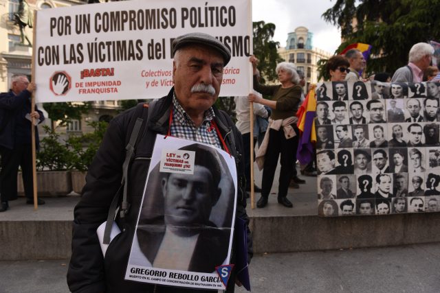 Španělská vláda rovněž oznámila úmysl odstranit ostatky generála Franca z jeho mauzolea uprostřed Madridu | foto: Fotobanka Profimedia
