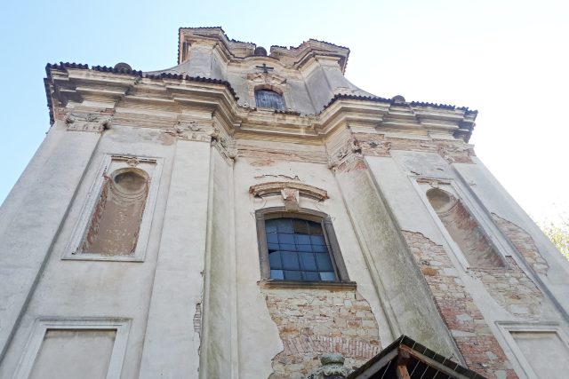 Kostel sv. Havla připomíná ruinu. Jeho interiér ale patří k historicky nejcennějším | foto: Markéta Vejvodová,  Český rozhlas