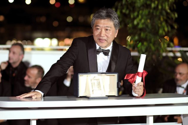 Japonský režisér Hirozaku Kore-eda na filmovém festivalu v Cannes | foto:  Dave Bedrosian,  ČTK / imago stock&people
