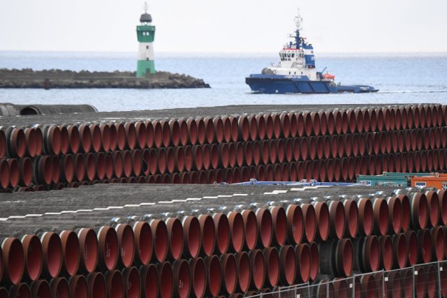 Potrubí v německém Sassnitz-Mukran,  které je připravené na dokončení výstavby plynovodu Nord Stream II | foto: Fotobanka Profimedia