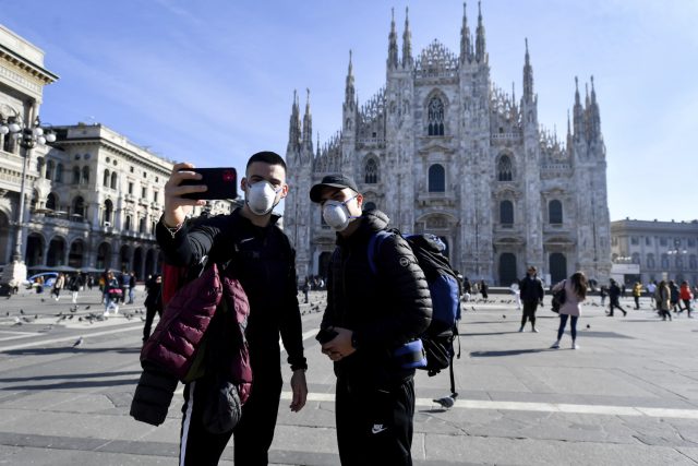 Koronaviru čelí  také Itálie | foto:  Claudio Furlan,  ČTK/AP