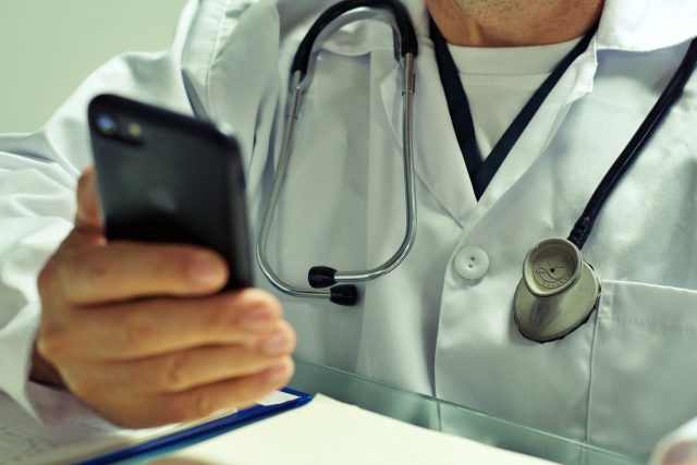 Šmejdi mají nový trik,  vydávají se za lékaře | foto: Pixabay