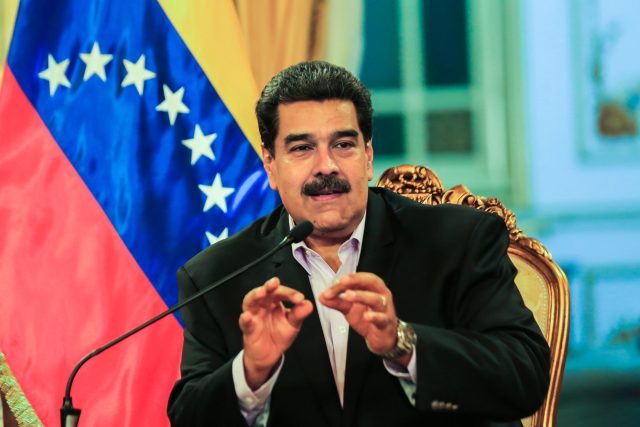 Wall Street Journal označuje venezuelského prezidenta Nicoláse Madura za diktátora,  který se u moci drží jen díky kubánským zpravodajským službám | foto:  AFP PHOTO- Venezuelan Presidency,  Fotobanka Profimedia