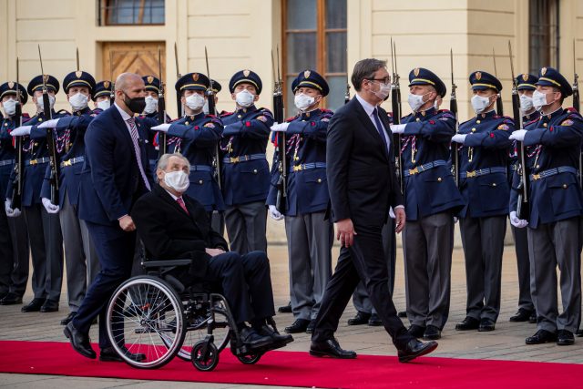Srbský prezident Aleksandar Vučić a prezident ČR Miloš Zeman při oficiální návštěvě  (18. 5. 2021) | foto: Fotobanka Profimedia