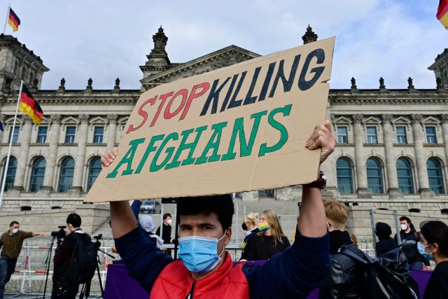 Demonstrace v Berlíně za bezpečný přesun lidí z Afghánistánu | foto: Fotobanka Profimedia