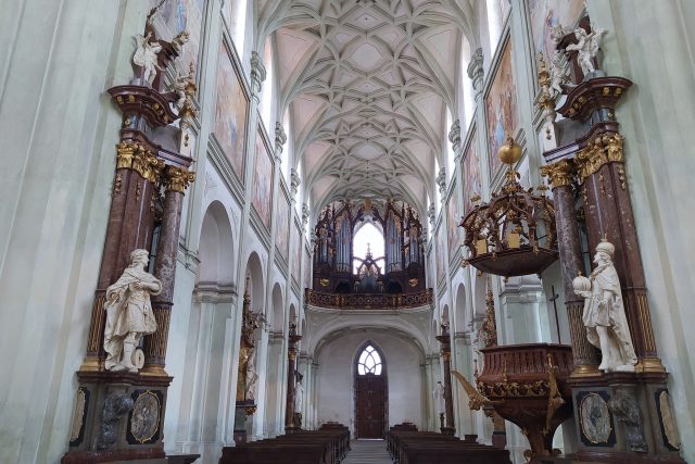 Kostel je dominantou Kláštera Kladruby | foto: Kateřina Dobrovolná,  Český rozhlas