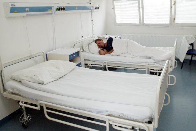 Infekční oddělení,  pacient  (ilustrační foto) | foto: Martin Pekárek,  CNC / Profimedia