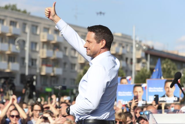 Opoziční kandidát Rafal Trzaskowski | foto: Czarek Sokolowski,  ČTK/AP