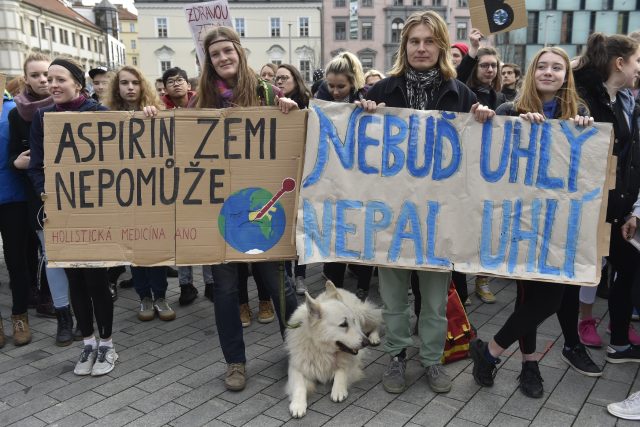 Demonstrace studentů za důslednější boj proti klimatické změně | foto: Václav Šálek,  ČTK