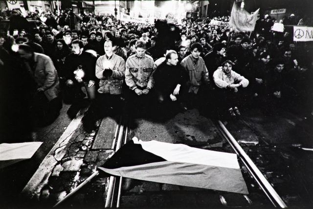 Sametová revoluce 1989  (Veletržní Palác) | foto: Radovan Boček