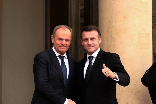 Polský premiér Donald Tusk a francouzský prezident Emmanuel Macron v Paříži | foto: Fotobanka Profimedia