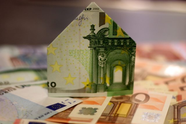 Za nepřerušený tok evropských peněz žádá EU dodržování toho,  za co jsme před 30 roky demonstrovali | foto: Fotobanka Pixabay