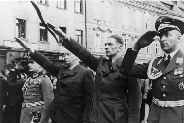 Oberst Toussaint,  Konrad Henlein,  Karl Hermann Frank,  Major Möricke v roce 1938 | foto: Fotobanka Profimedia