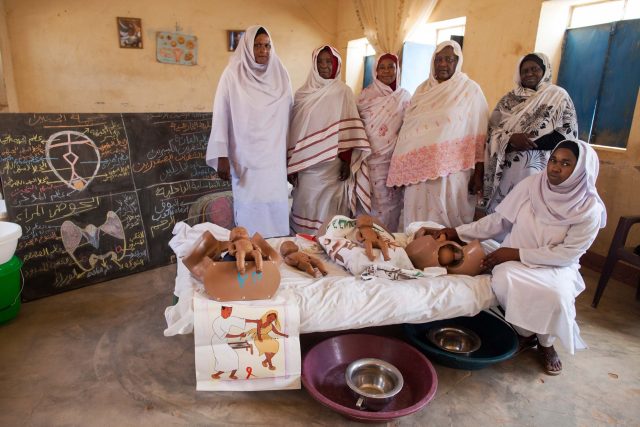 Kampaň proti ženské obřízce v Dárfúru | foto: Albert Gonzalez Farran,  UNAMID,  CC BY-NC-ND 2.0