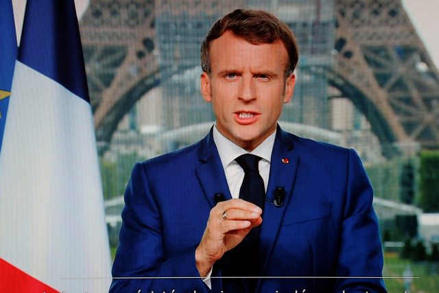 Emmanuel Macron,  francouzský prezident při televizním projevu | foto: Fotobanka Profimedia