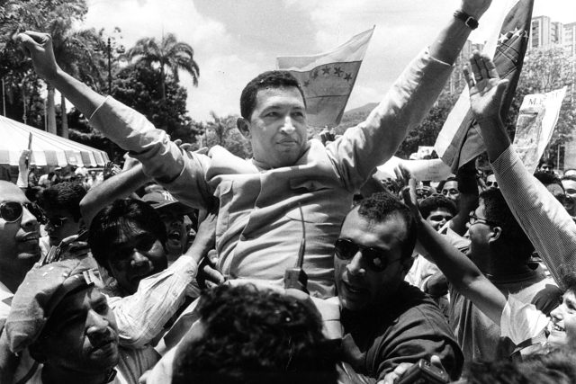 Jedna z kontroverzních postav světové politiky přelomu 20. a 21. století,  levicový populista s diktátorskými sklony. Tak je hodnocen bývalý venezuelský prezident Hugo Chávez | foto: Fotobanka Profimedia