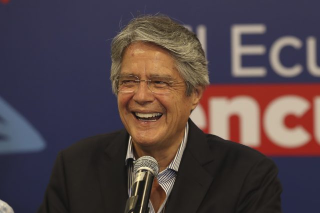 V ekvádorských prezidentských volbách zvítězil konzervativec Guillermo Lasso | foto: Dolores Ochoa,  ČTK/AP