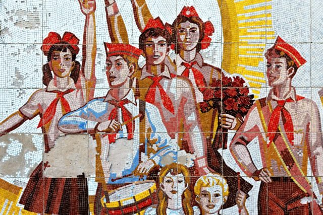 Pionýři na sovětské mozaice | foto: Fotobanka Unsplash,  Soviet Artefacts,  Licence Unsplash