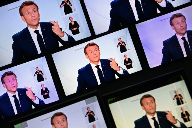 Emmanuel Macron v televizním projevu ke koronaviru | foto: Fotobanka Profimedia