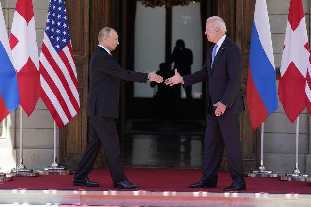 Setkání Joe Bidena a Vladimira Putina v Ženevě | foto: Patrick Semansky,  ČTK/AP