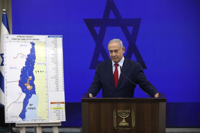 Netanjahu informoval o záměru anektovat území židovských osad na Západním břehu a zejména údolí Jordánu | foto: Oded Balilty,  ČTK/AP