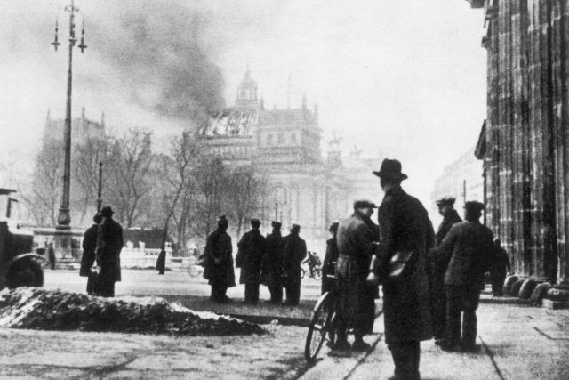 Požár berlínského Reichstagu 27. února 1933 | foto: Fotobanka Profimedia