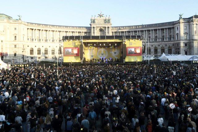Charitativní koncert na podporu Ukrajiny,  který se konal v centru Vídně | foto: Fotobanka Profimedia
