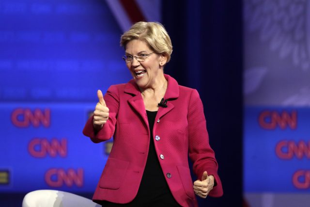 Americká senátorka Elizabeth Warrenová | foto: Marcio Jose Sanchez,  ČTK/AP