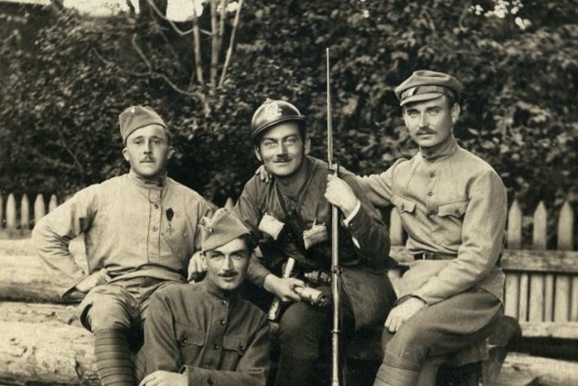František Krejčí  (druhý zleva vpředu) | foto: Post Bellum