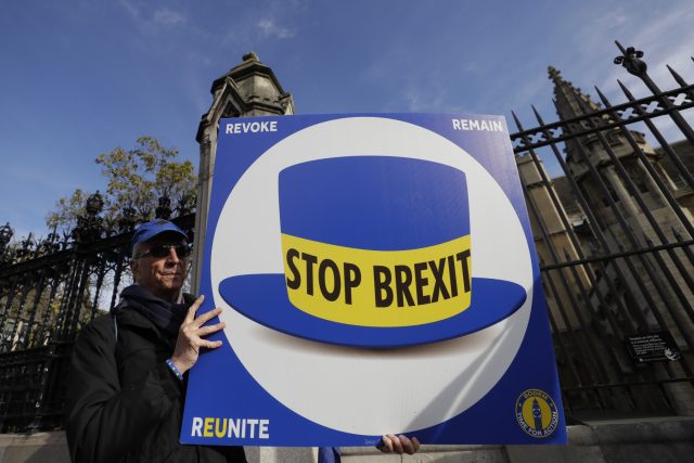 Odpůrci brexitu | foto: Kirsty Wigglesworth,  ČTK/AP