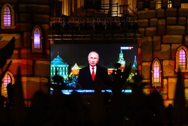 Projevy nespokojenosti s vládou se dál objevují po celé zemi. Oblíbenost Putina od jeho znovuzvolení loni v březnu klesla na rekordní minimum a stouply spotřebitelské ceny | foto: Fotobanka Profimedia