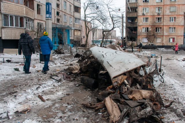 Auto zničené po raketovém útoku v Charkově na Ukrajině | foto: Fotobanka Unian