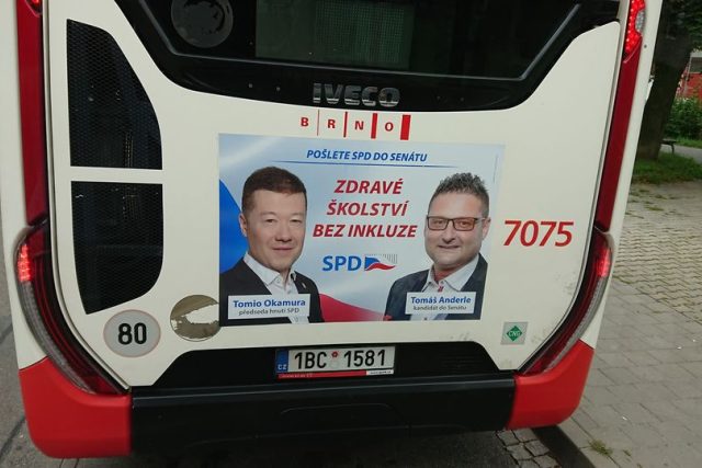 Reklamní slogan hnutí SPD na brněnském autobusu | foto: FB Josefa Prokeše