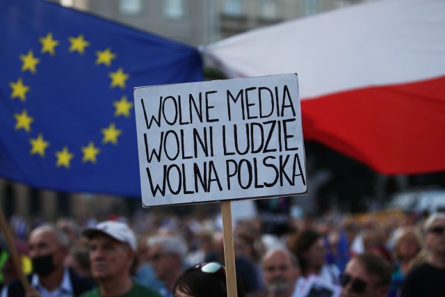 Polská provládní média upozorňují,  že soudcovská nezávislost je i po reformách vyšší než třeba v Německu. Podle Dostála ale nejde jen o to,  jak instituce fungují na papíře | foto: Adam Stepien/Agencja Gazeta,  Reuters