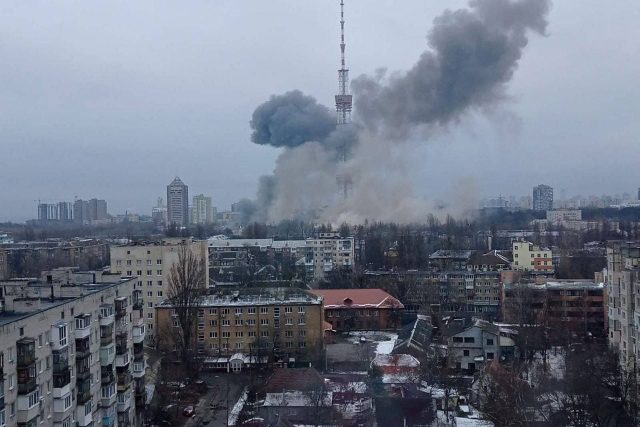 Při útoku na televizní věž v Kyjevě zemřelo 5 lidí | foto: Reuters